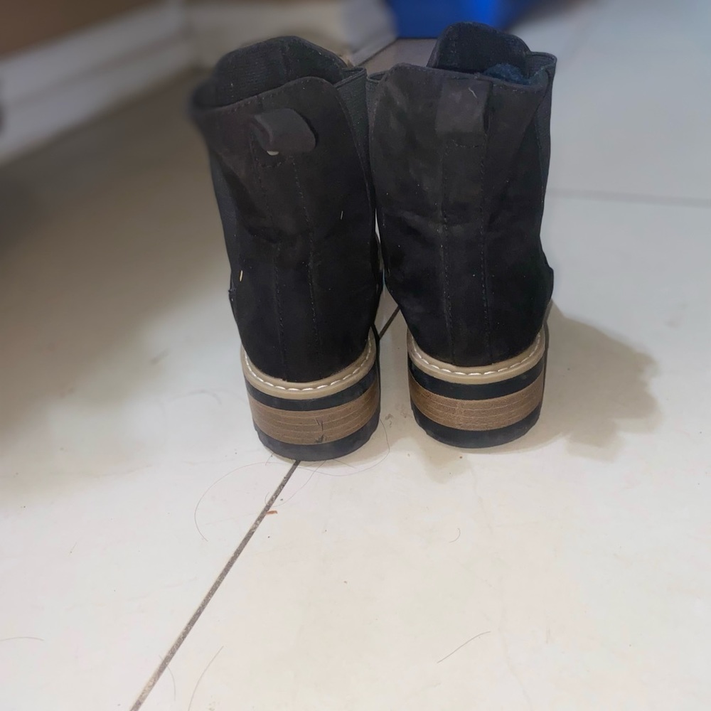 Boots - Picture 2 of 4